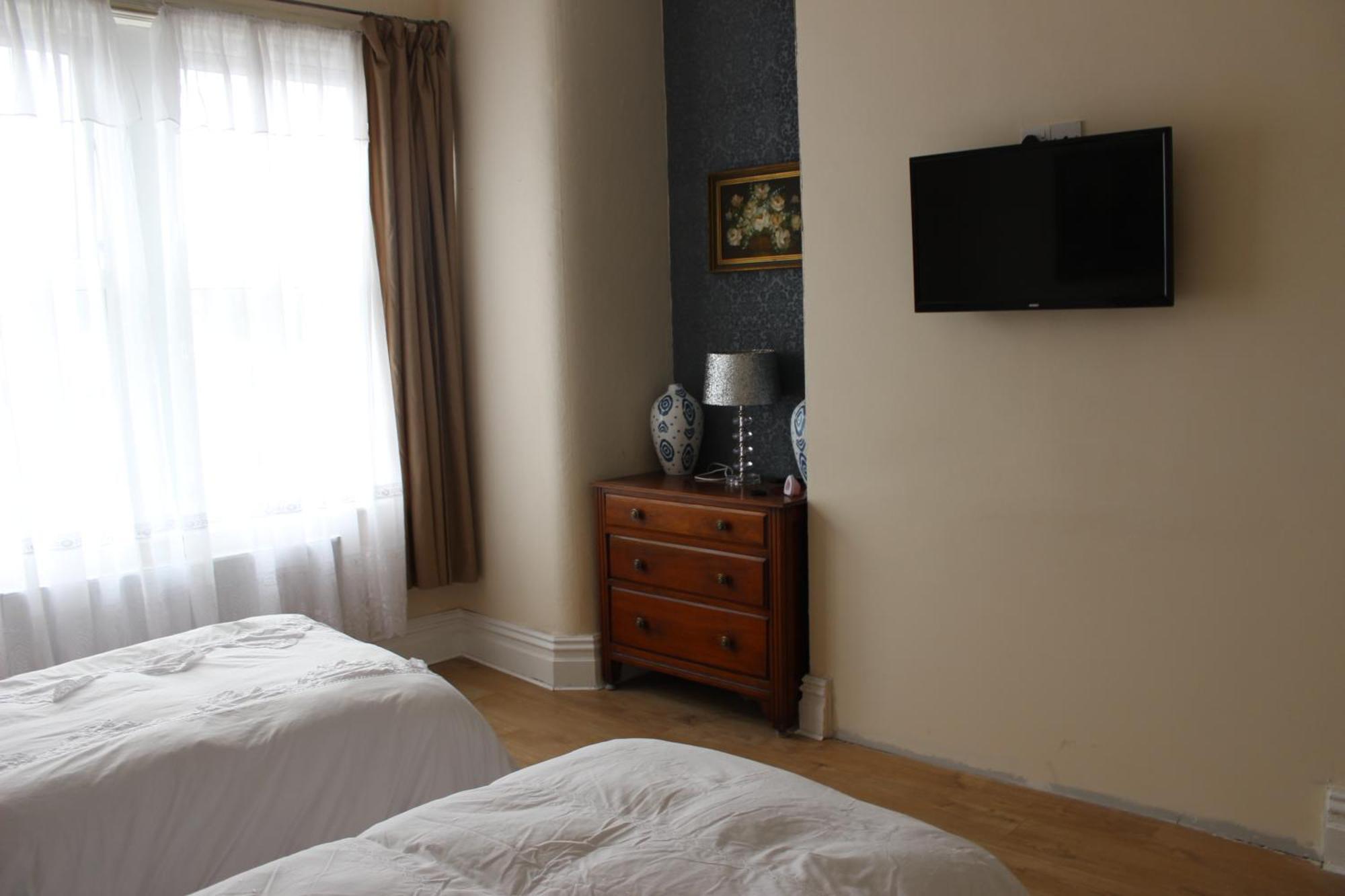 Mother-In-Law Guest House Hotel Leeds Leeds (West Yorkshire) Exterior foto